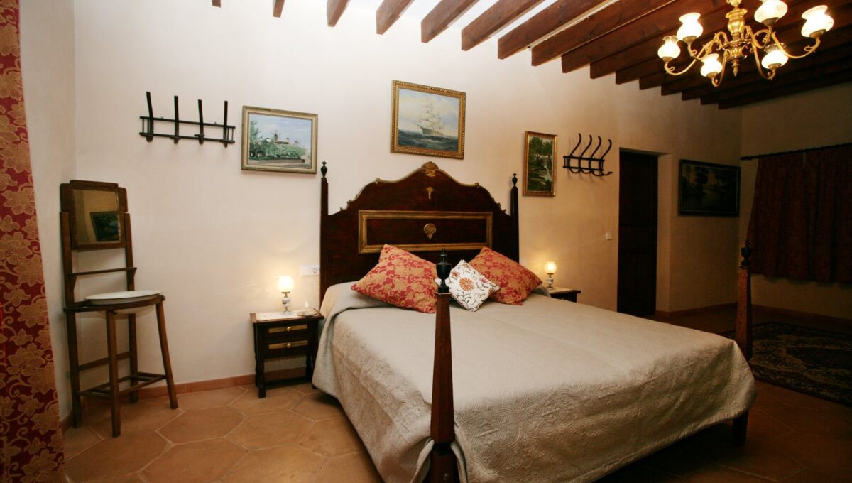 A - grand second bedroom - upstairs